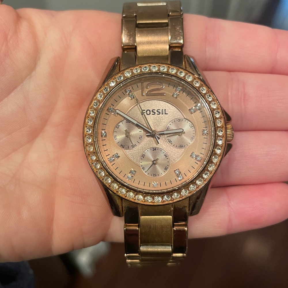 Rose gold three hand fossil watch
